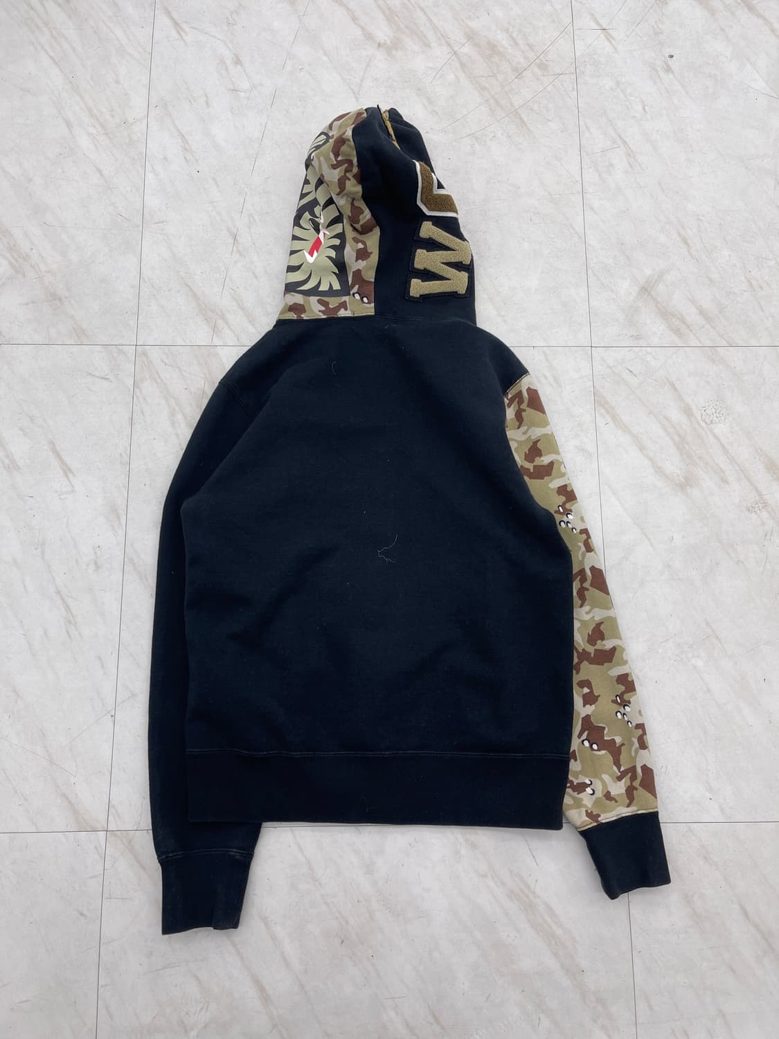 유일) 베이프 20주년 한정판 반카모 샤크 후드집업 데저트카모 블랙탄 상품이미지2