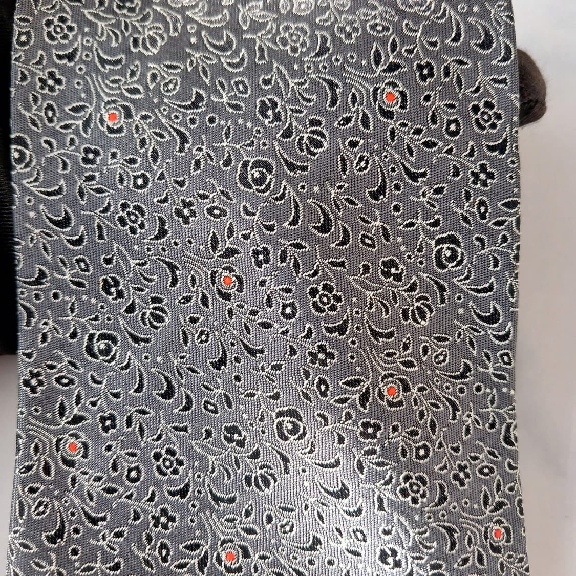 레노마 실크 그레이 플로럴 패턴 넥타이 9.7cm A+등급 A19441
 상품이미지6