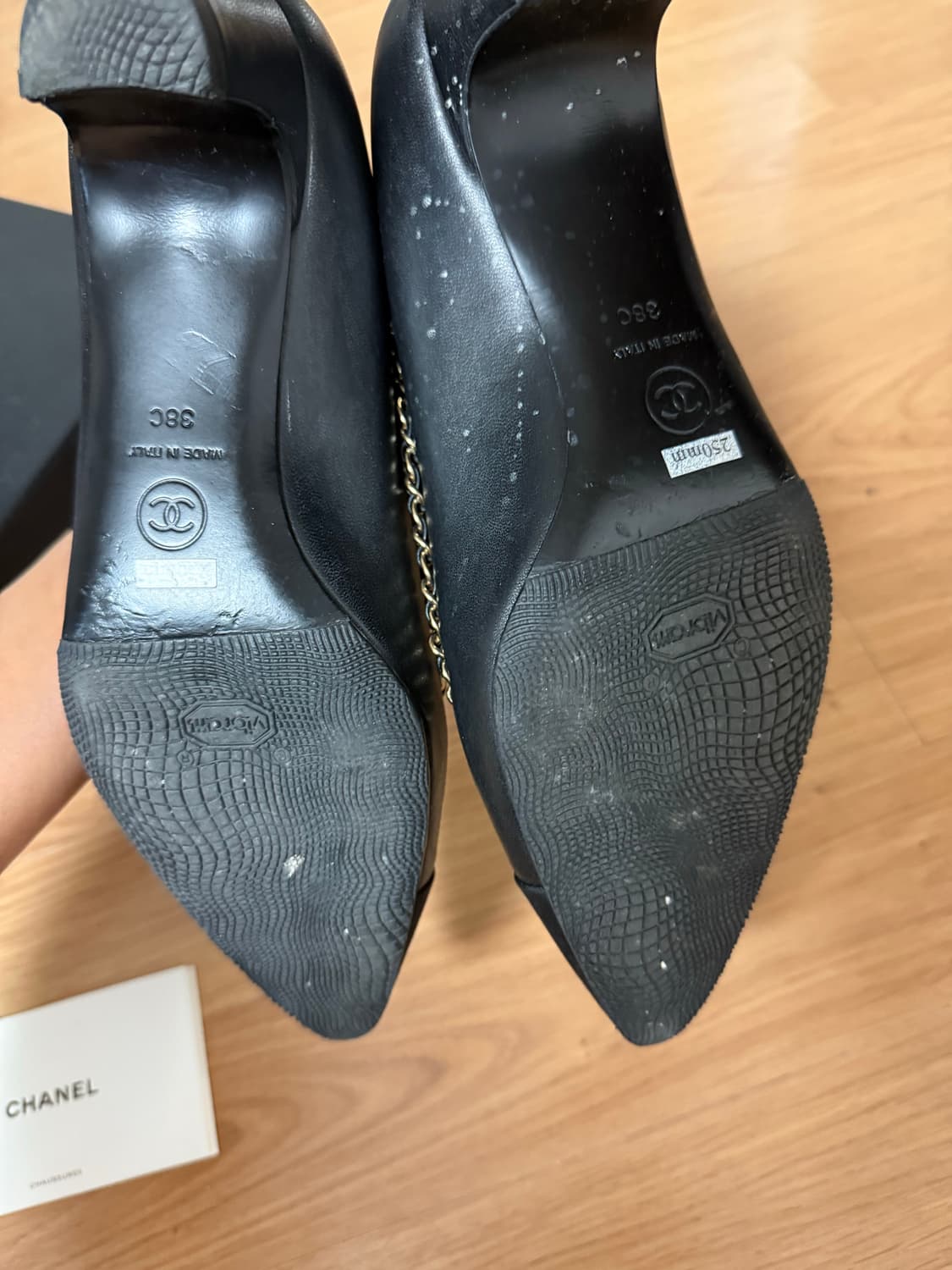 샤넬 블랙 체인 디테일 구두 38 상품이미지4