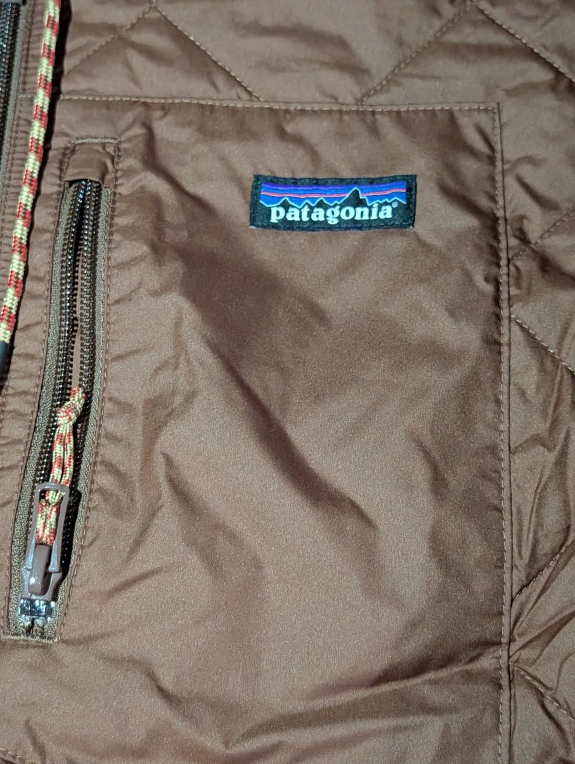 파타고니아 다이아몬드 퀼티드 봄버 후디 브라운 상품이미지2