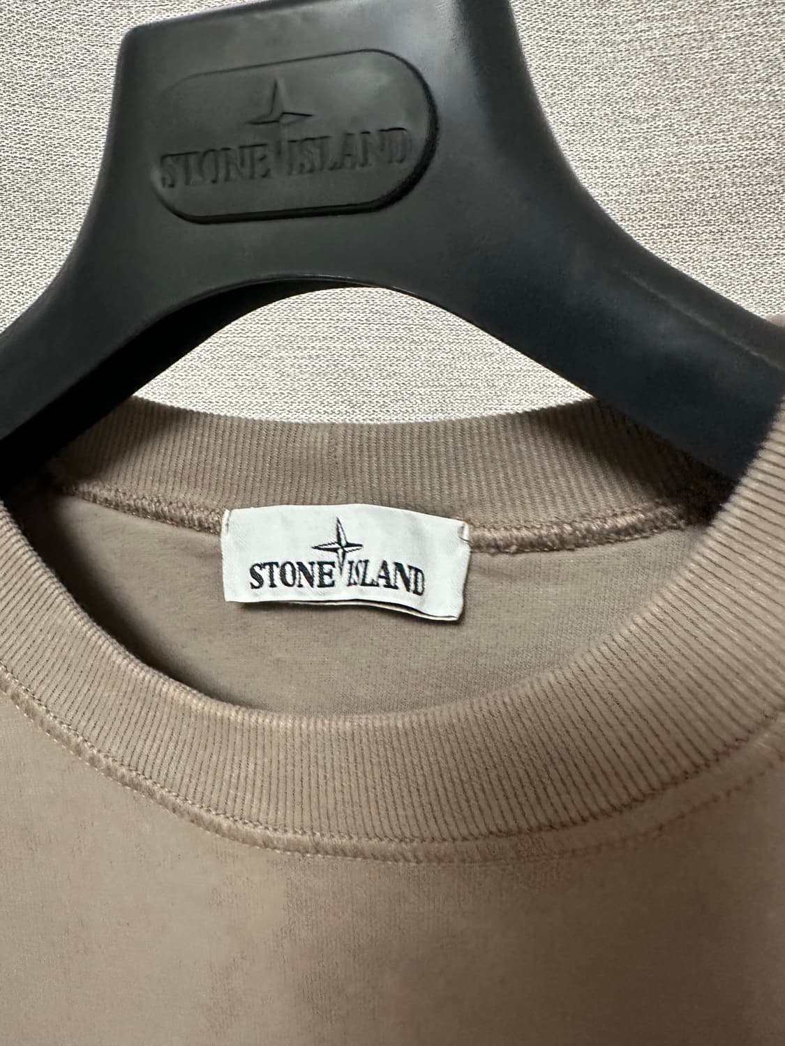 스톤아일랜드 맨투맨 라이트 브라운 (100) 상품이미지4