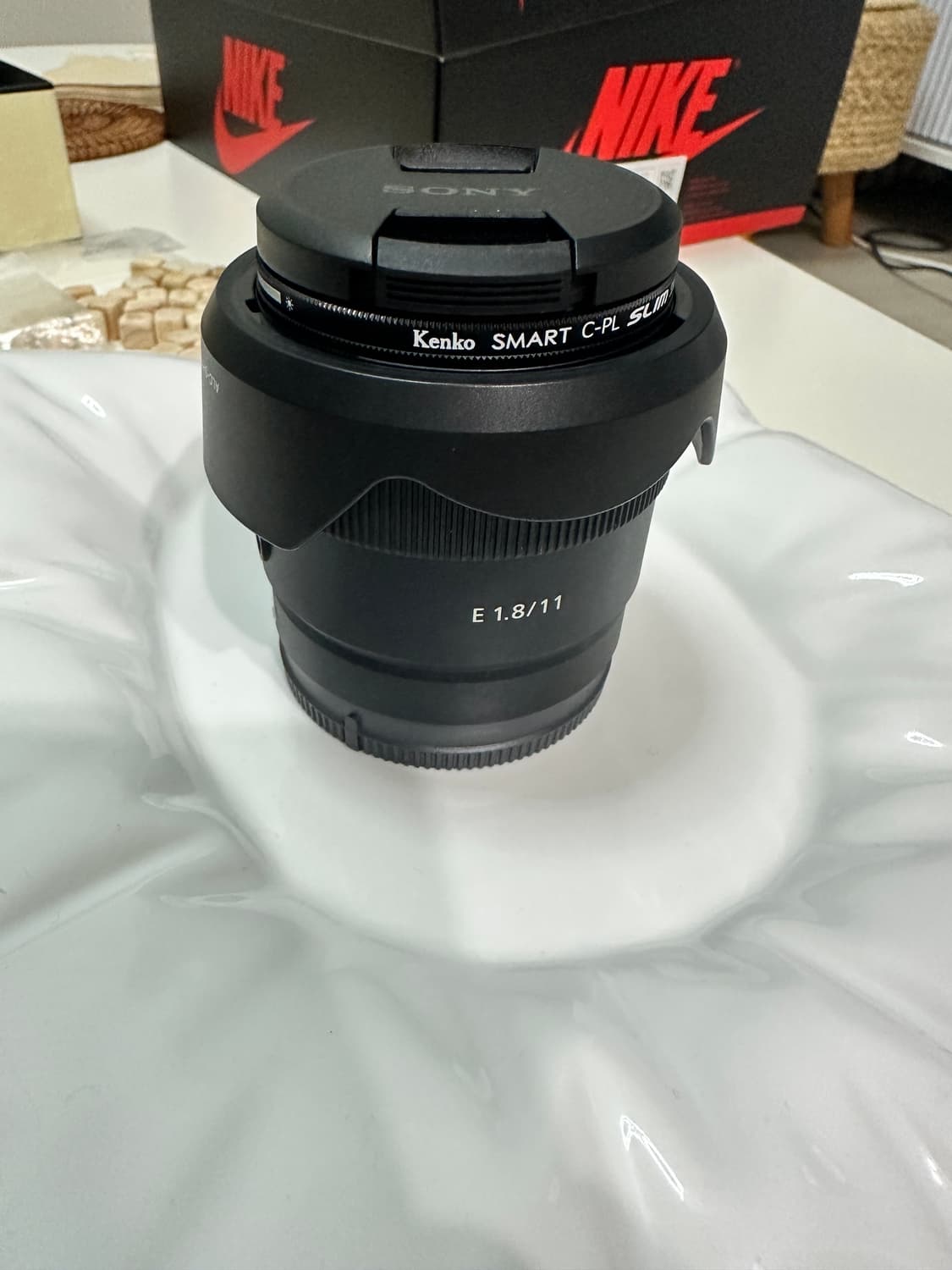 소니 e마운트 11mm 1.8렌즈  상품이미지1