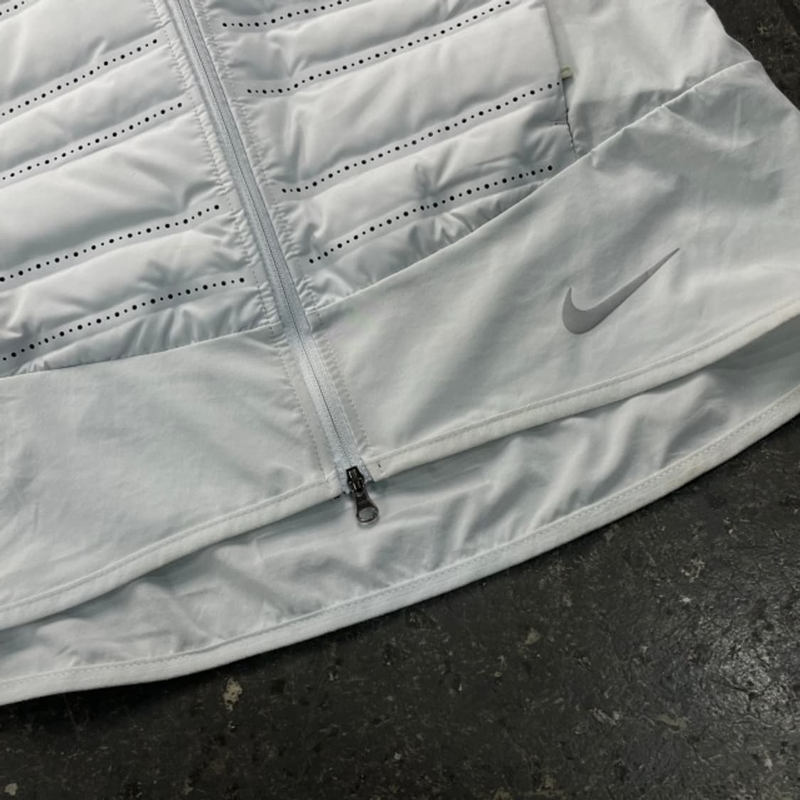 100 나이키 에어로로프트 패딩조끼  상품이미지4