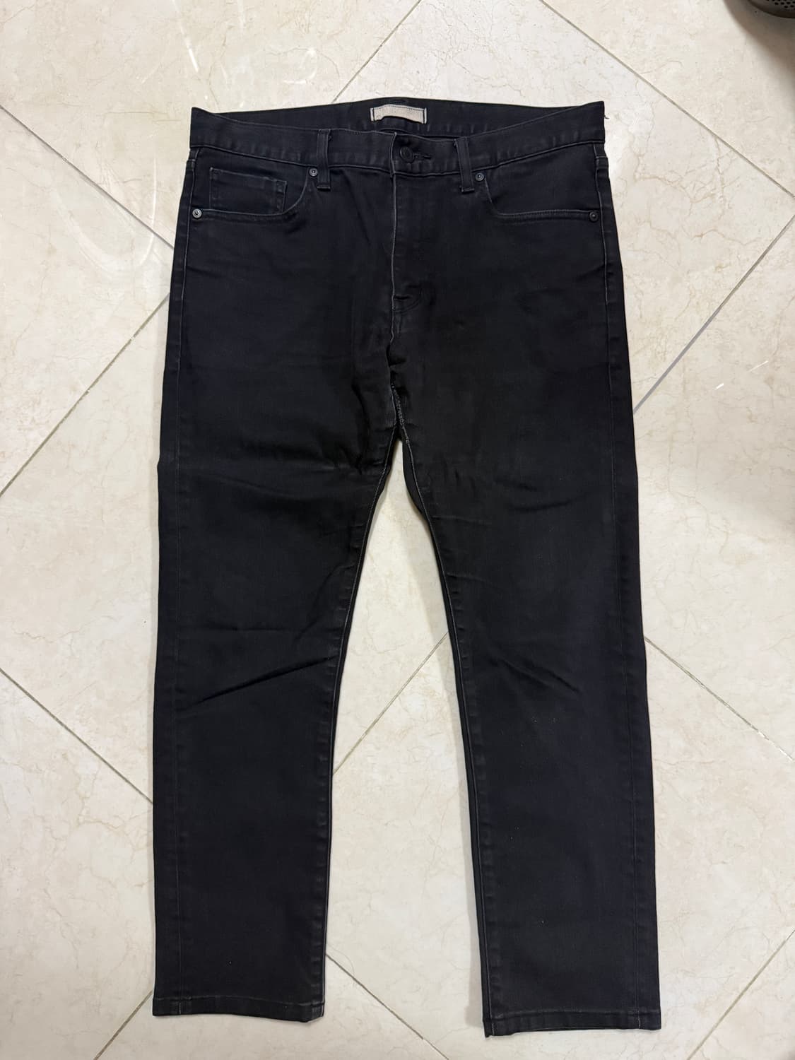 유니클로 블랙 데님 32인치 상품이미지1