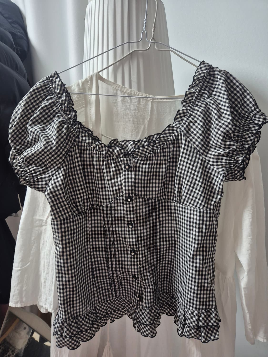 아일렛 오프숄더 T 상품이미지1