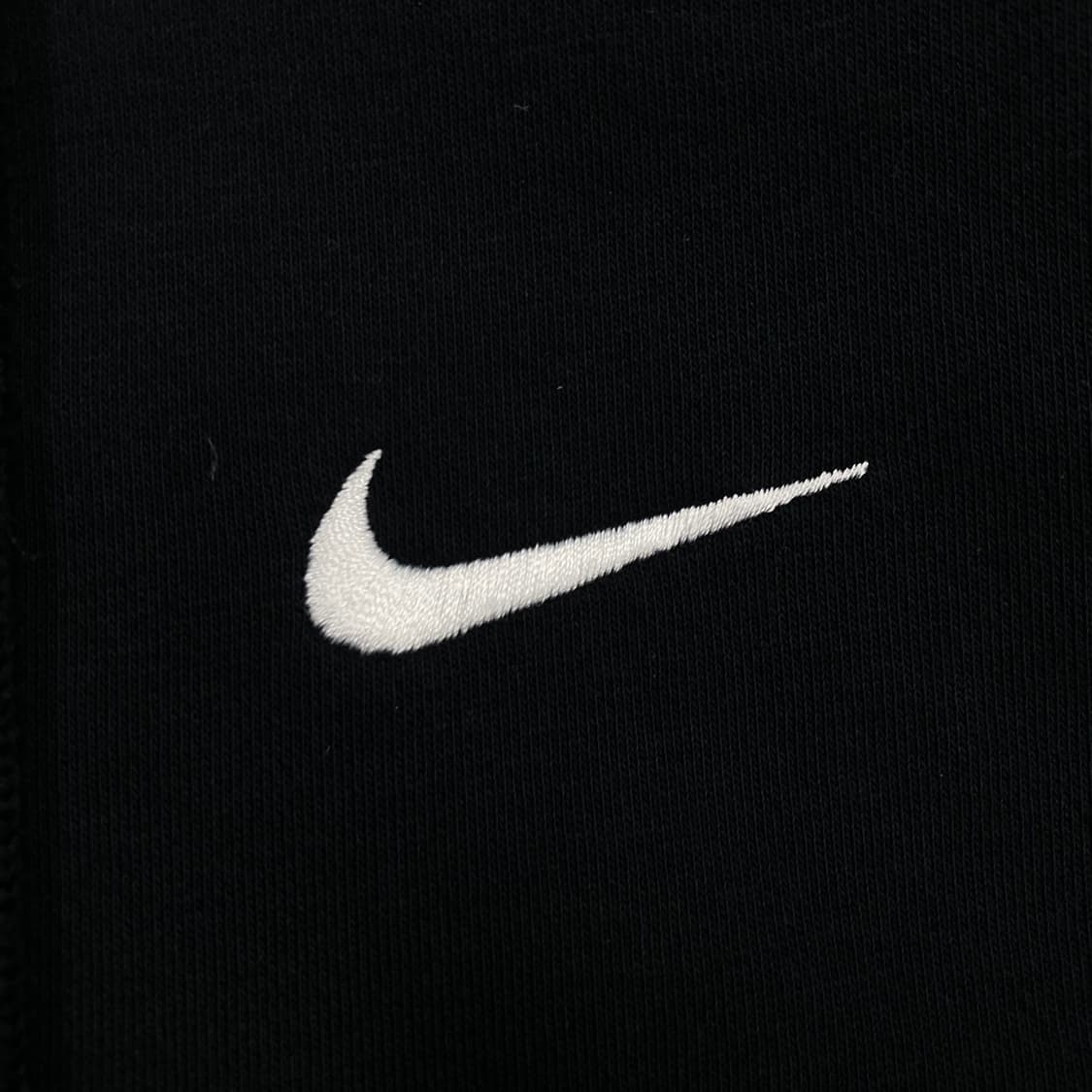 나이키 블랙 컬러 스우시 스몰 로고 후드 집업 상품이미지2