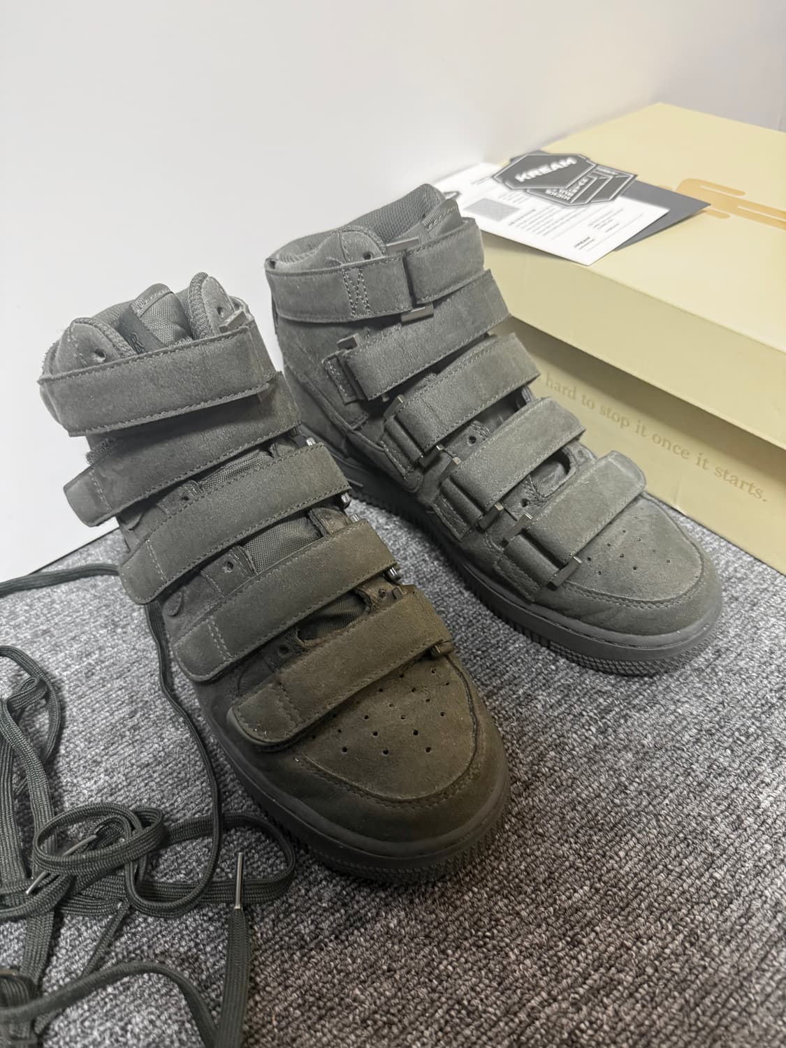 나이키 x 빌리 아일리시 에어포스1 하이 세쿼이아 / 크림 보증서 포함 상품이미지2