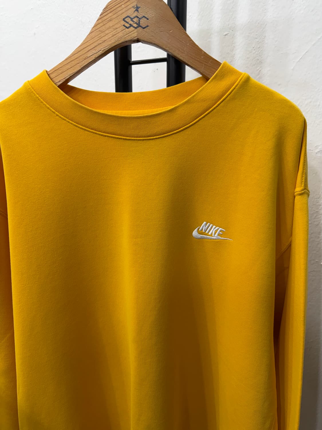 정품) 나이키 남성 스우시 맨투맨 옐로우 XL 상품이미지3