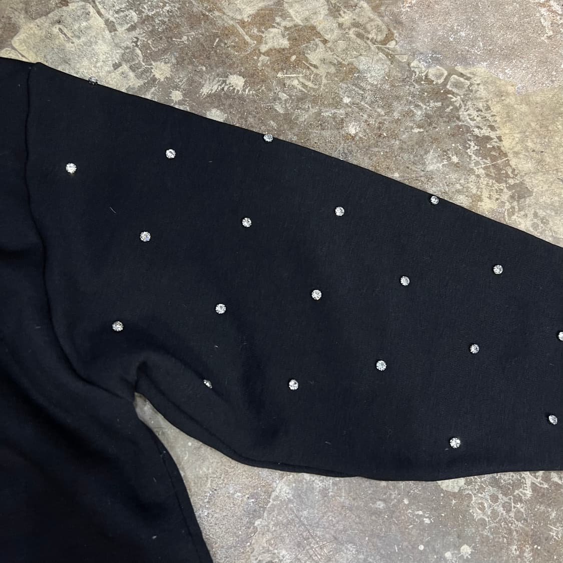 L) ZARA 자라 큐빅 스터드 오버핏 크롭 맨투맨티셔츠 맨투맨티 상품이미지5