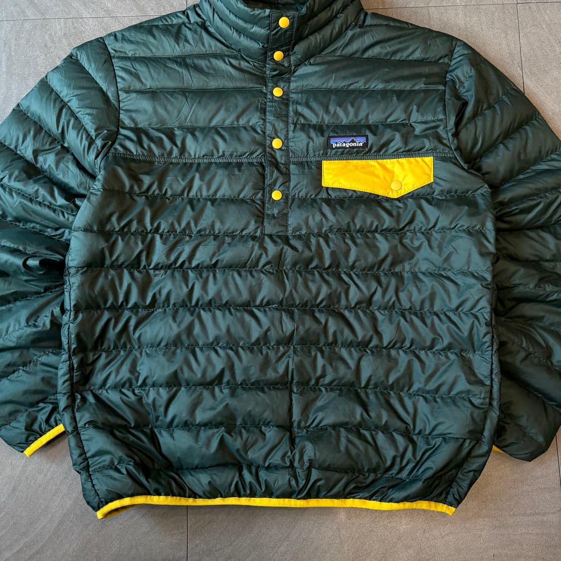 16fw 파타고니아 정품 다운 스냅 풀 오버 그 상품이미지4