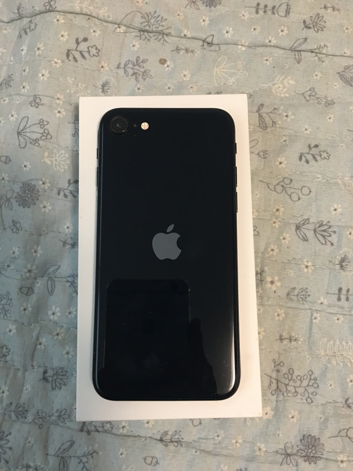 아이폰 se3 미드나이트 64GB 상품이미지1