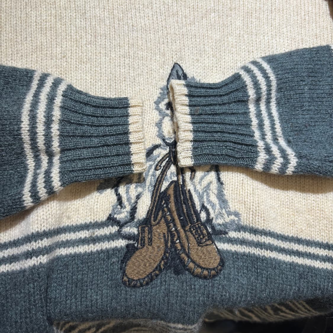 UNITED COLORS OF BENETTON 고양이 자수 배색 니트 상품이미지4