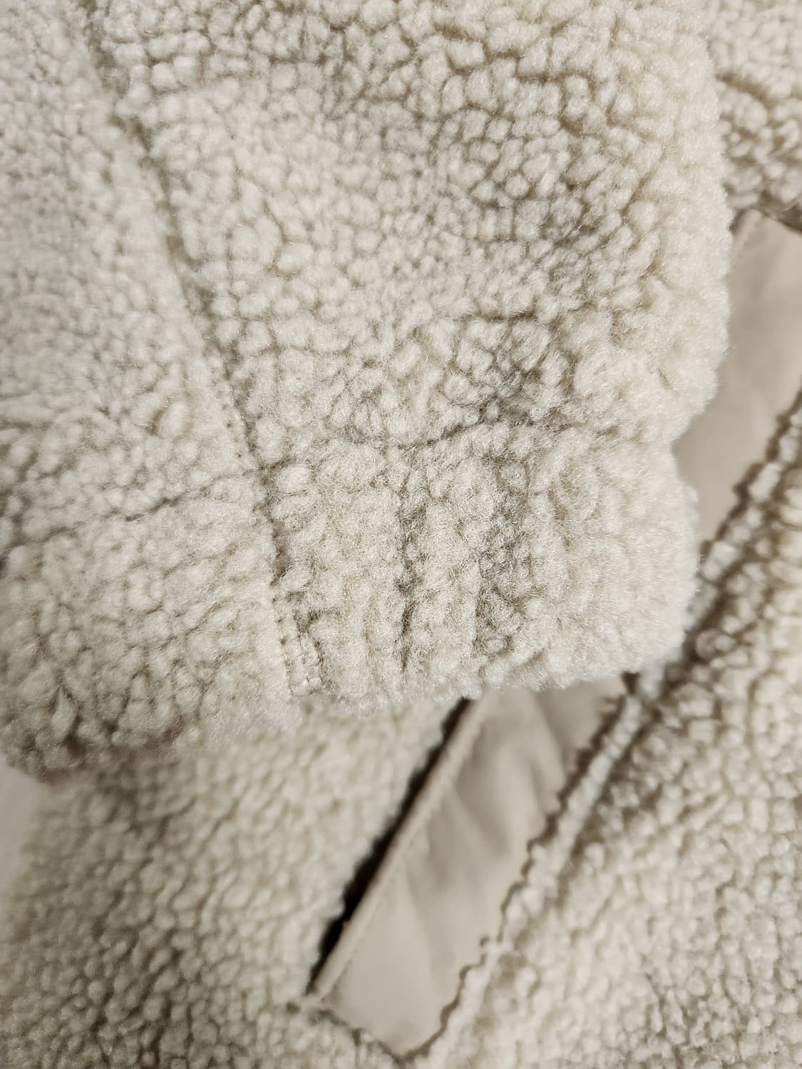 (새상품급)몽벨 플리스 자켓 사이즈m


오염 하자없이 깨끗해요^^

세 상품이미지4