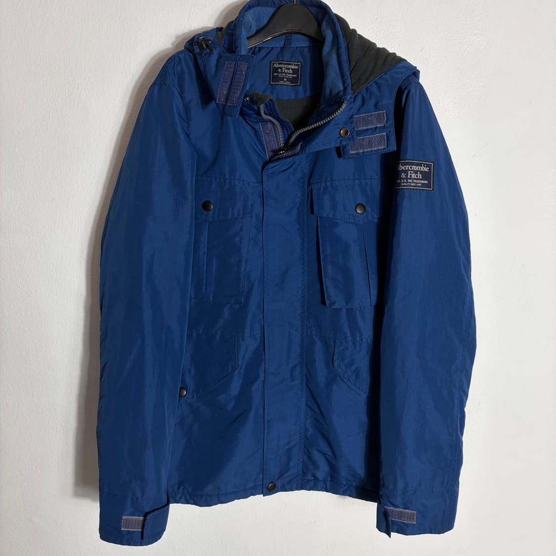 A&F 아베크롬비 네이비 후드 패딩(M) 상품이미지2