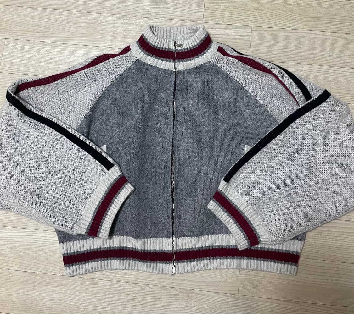 M)제이디드 런던 팀85 니트집업 판매합니다 상품이미지2