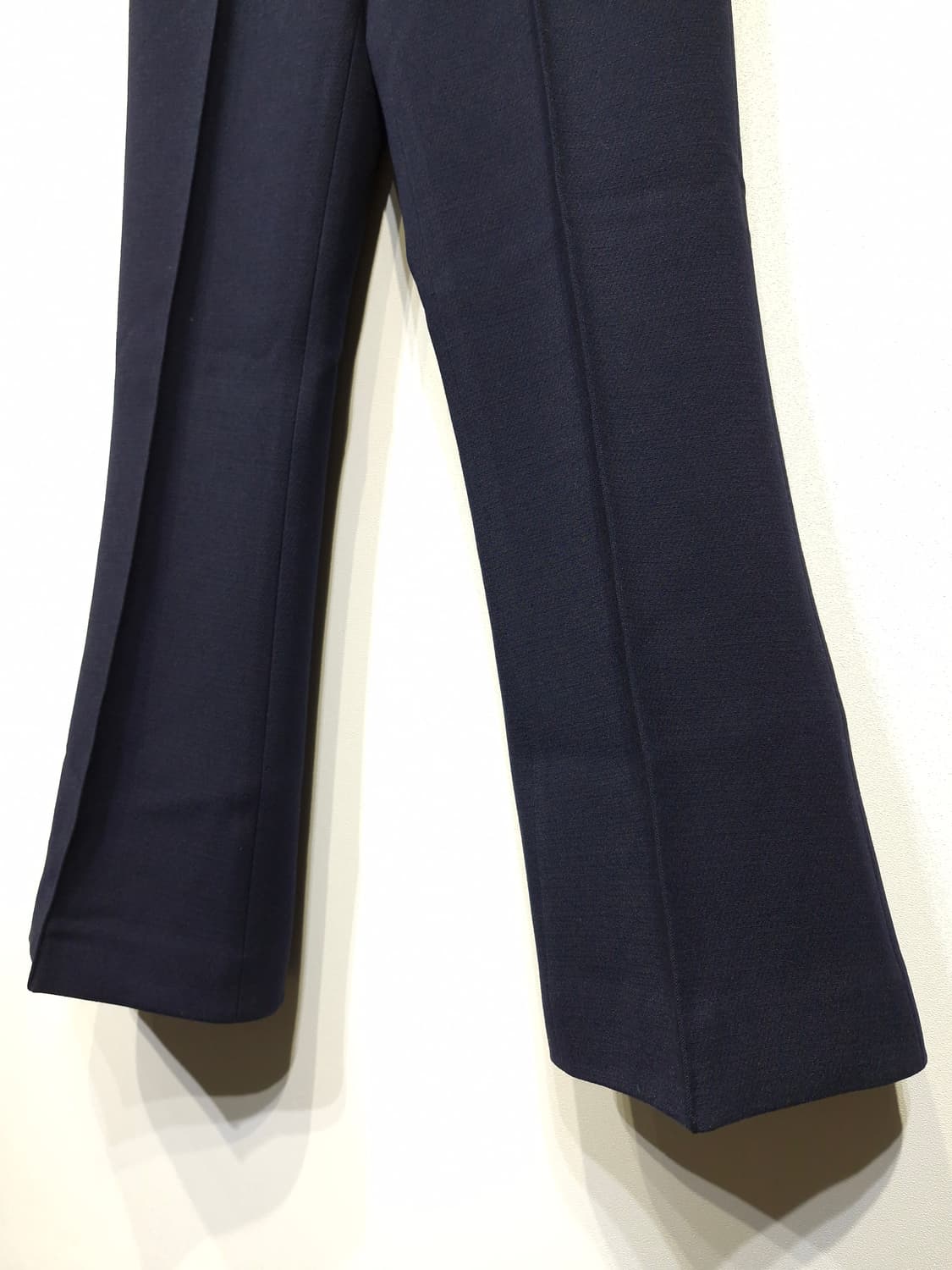 [새상품]얼바닉30 플레어 슬랙스 네이비 상품이미지4