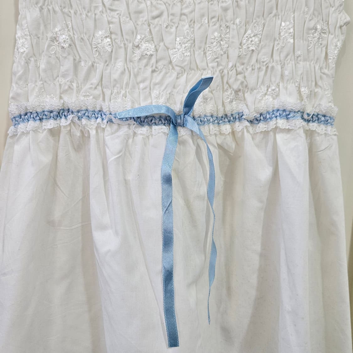 화이트 블루리본 스모크 원피스 상품이미지4