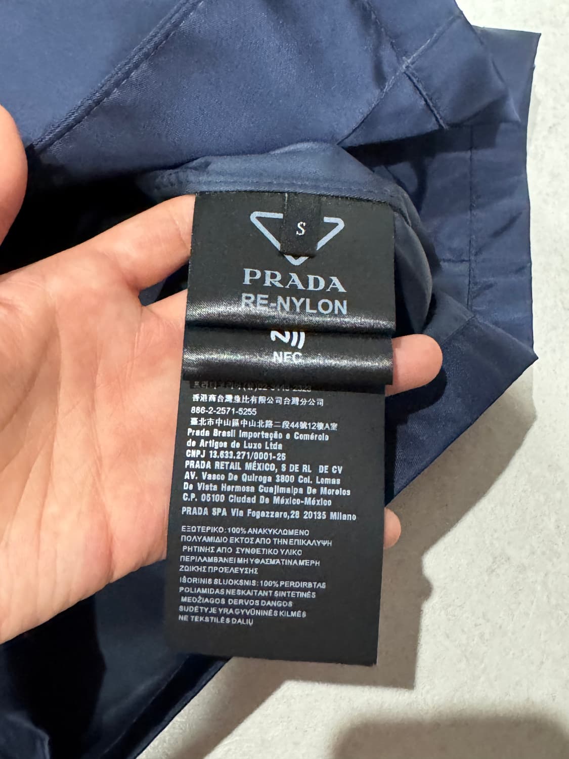 프라다 리나일론 반팔 셔츠 상품이미지3
