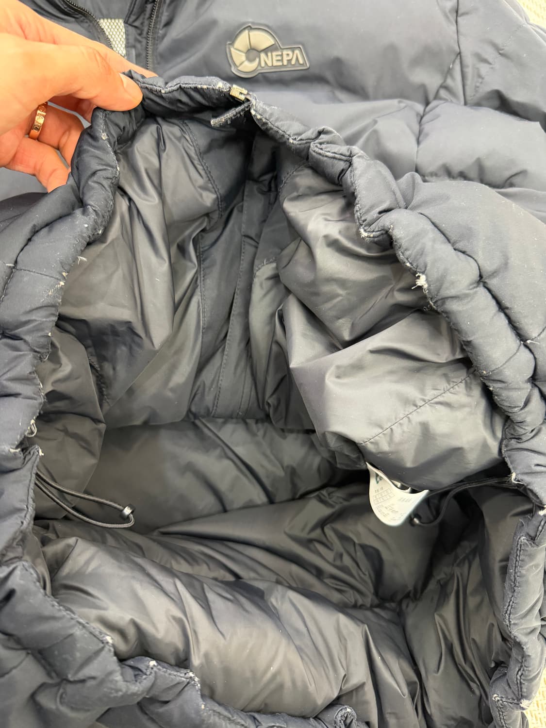 정품) 네파 남성 블랙 덕다운 패딩 110 상품이미지6