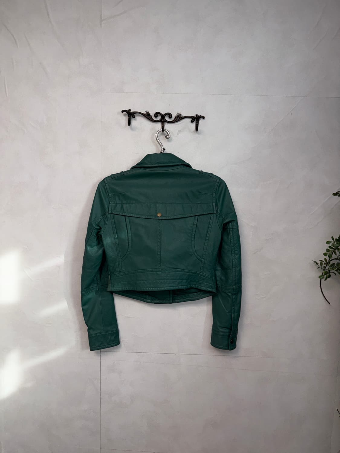 Blue green lamb skin crop rider jacket  상품이미지4
