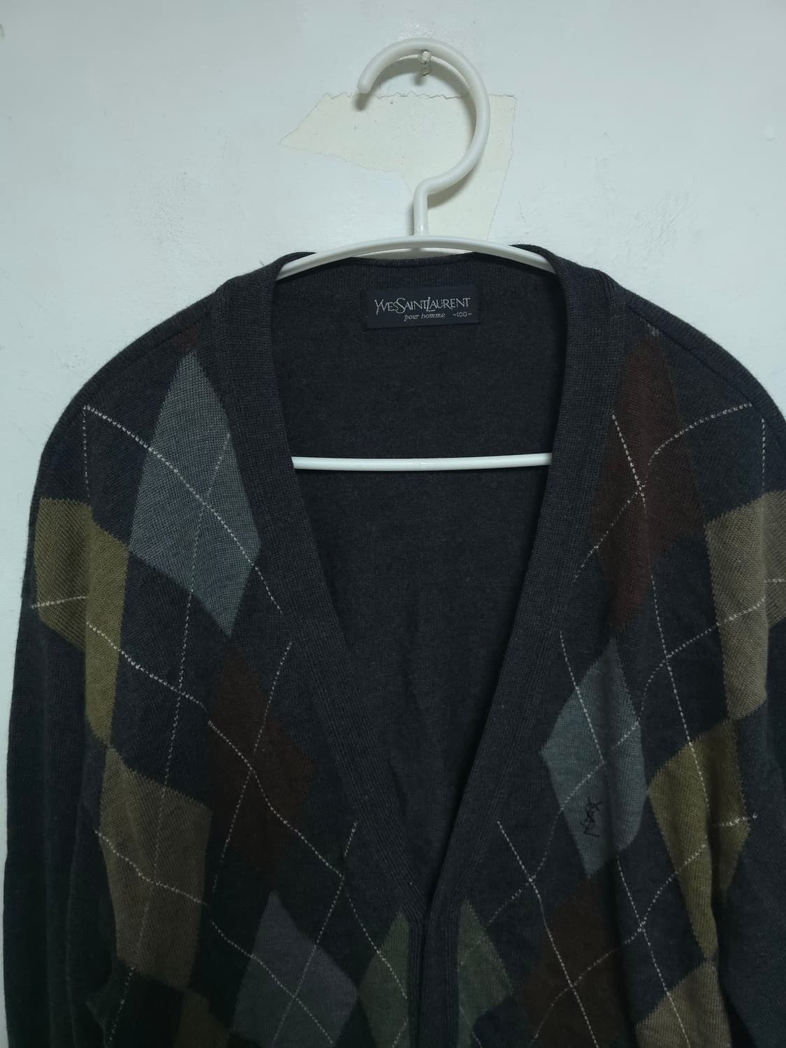 
Yves Saint Laurent 남성 아가일 가디건 100 상품이미지3