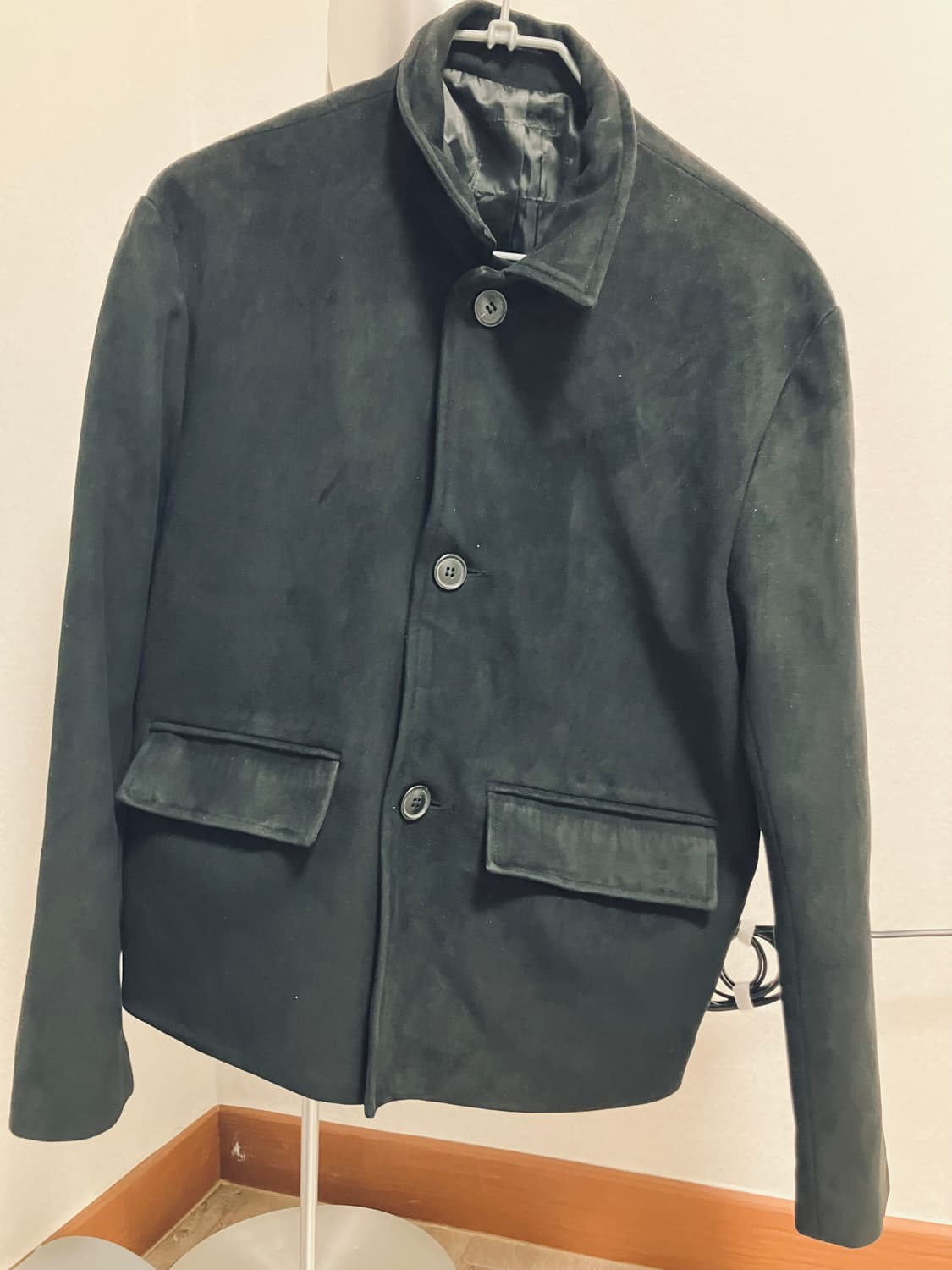 (실측)블랙스웨이드 쓰리버튼 크롭자켓 상품이미지4