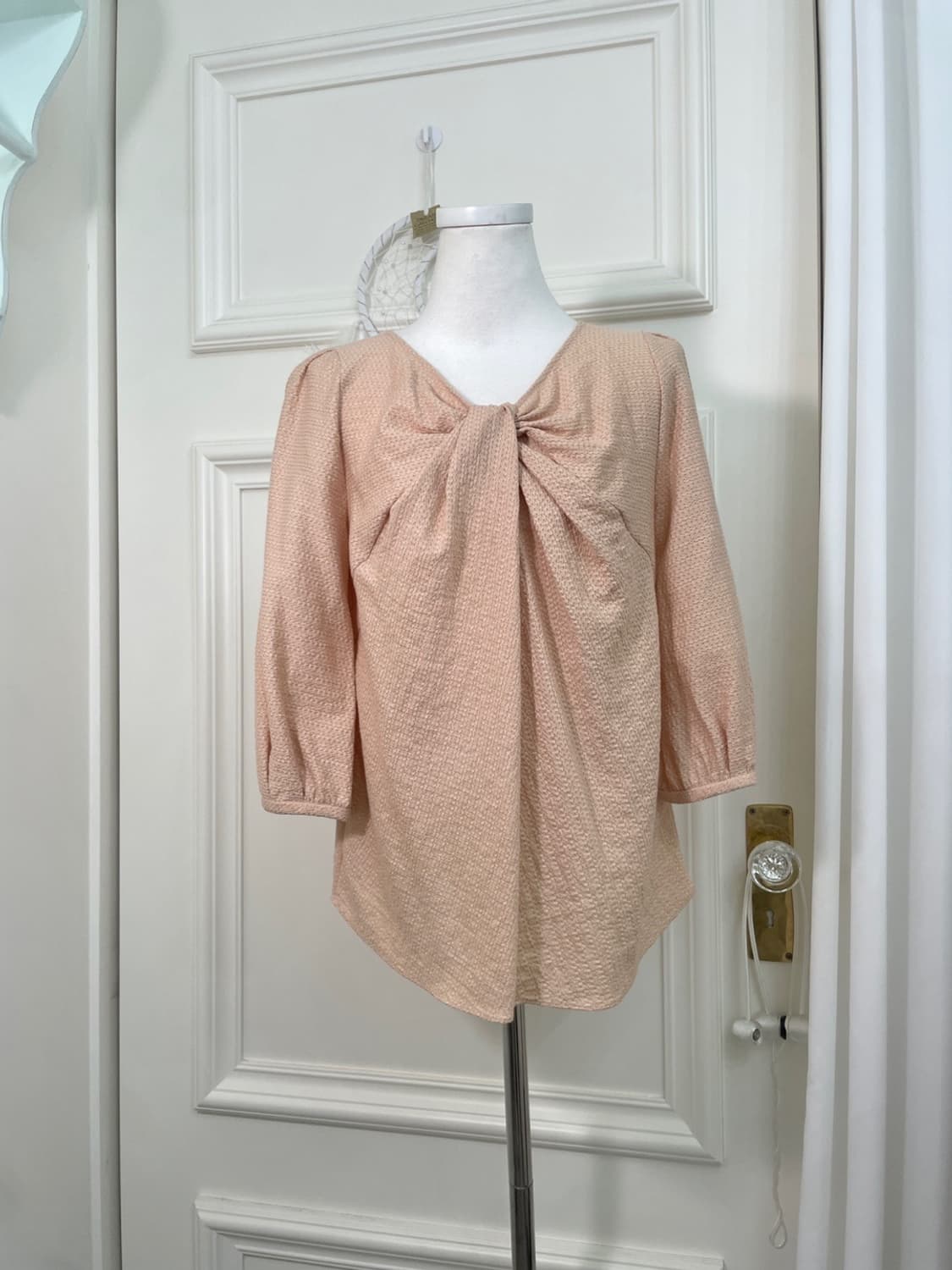 coral bow point puff blouse(size-2) 상품이미지1