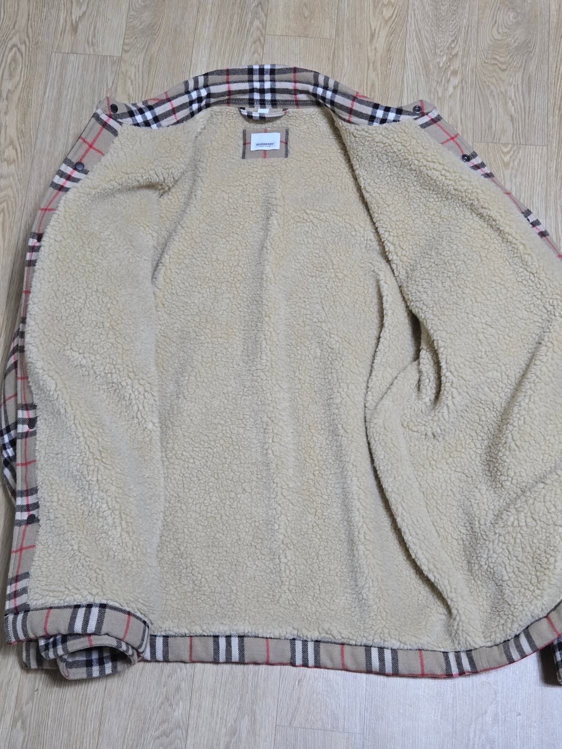 [M] 버버리 칼모어 양털자켓 상품이미지4
