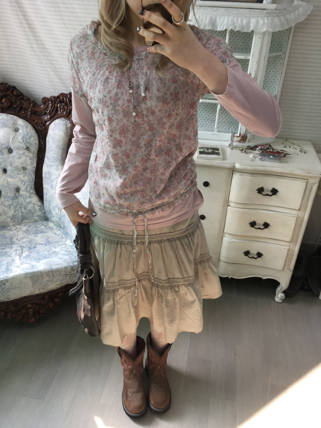 Set)레이어드 블라우스 + 핑크레이스티 + 베이지스커트 상품이미지2