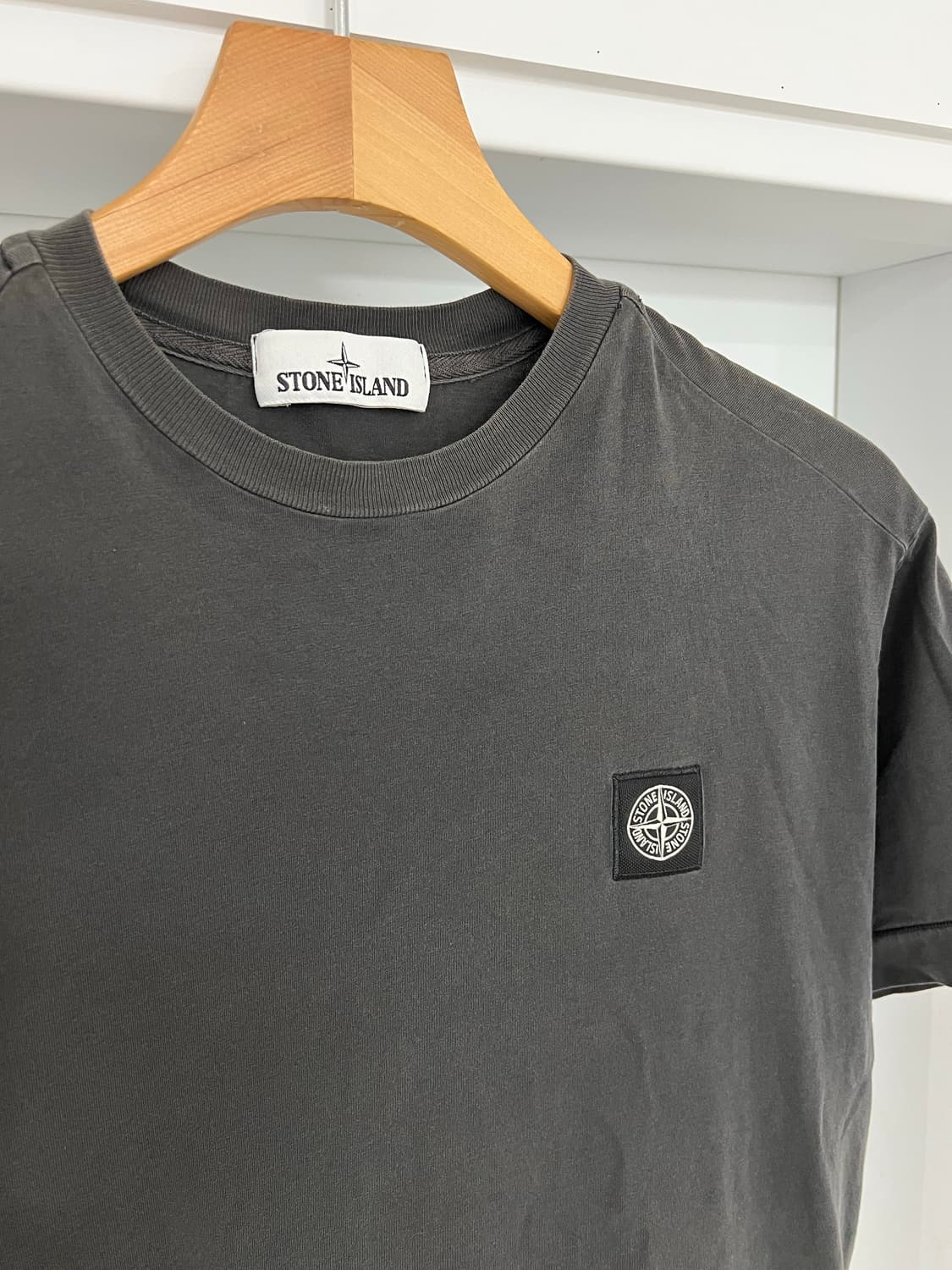 스톤 아일랜드 로고 패치 반팔티 상품이미지4