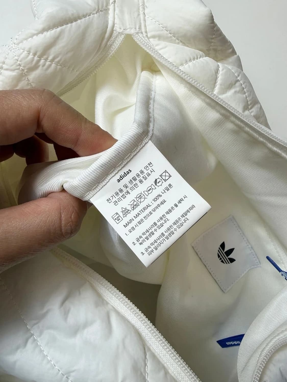 아디다스 23ss 한정판 패딩 구름 퍼피 숄더백 Q1492 상품이미지9