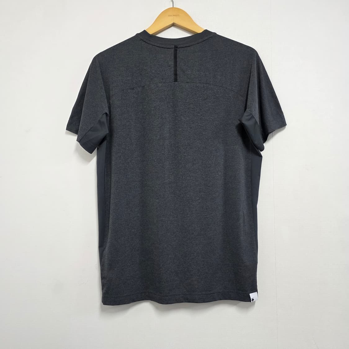 M 95-100 데상트 기능성 반팔티셔츠 다크그레이 상품이미지4