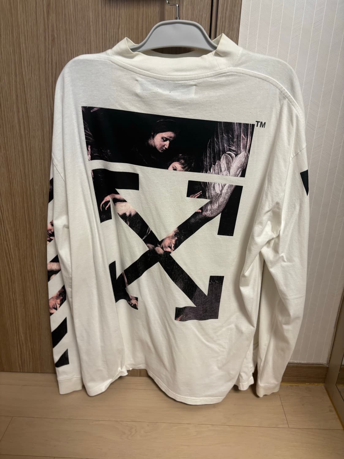 오프화이트 롱슬리브 라지 상품이미지1