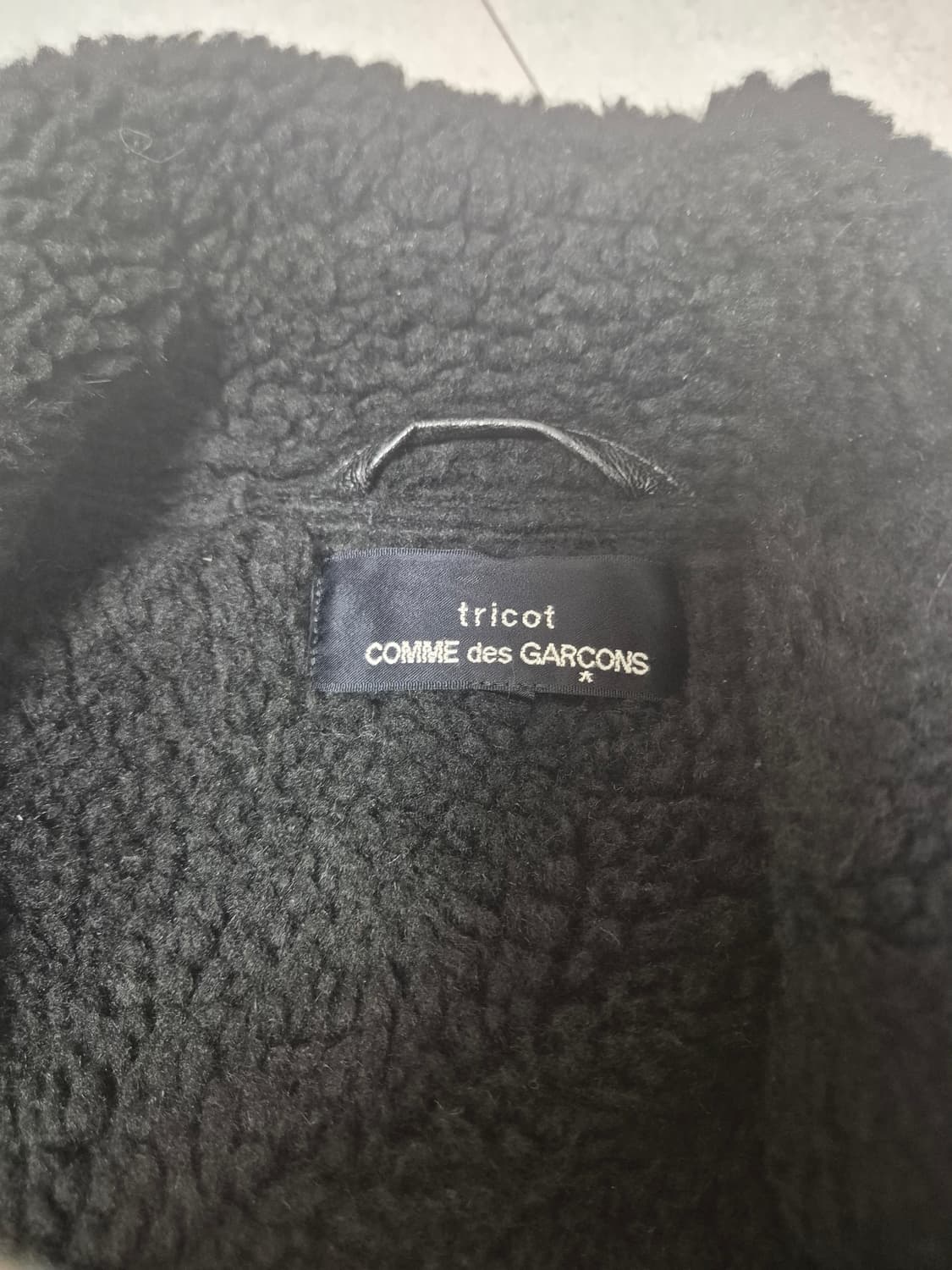 꼼데가르송 트리코 페이크 보아 무스탕 상품이미지2