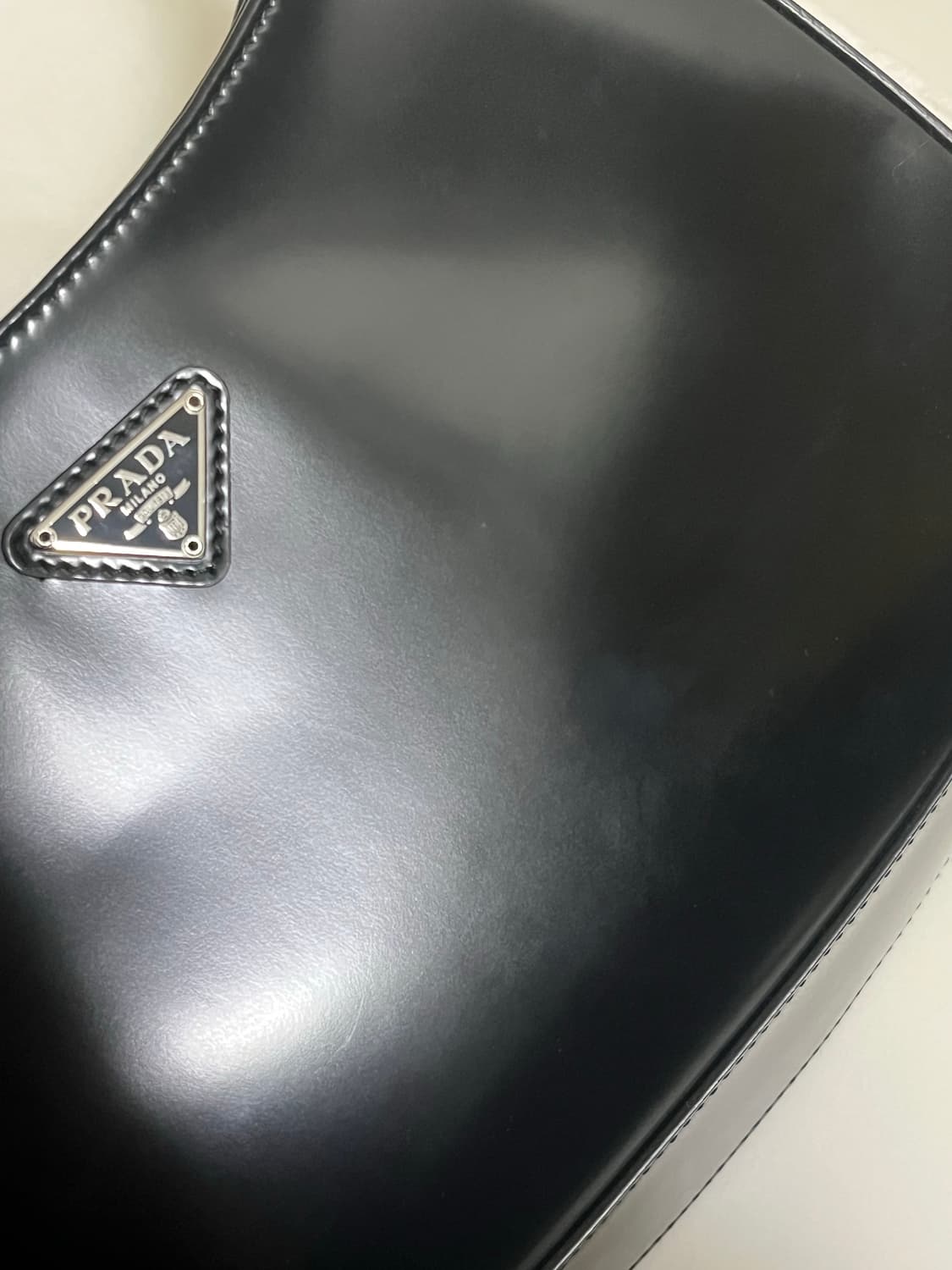 프라다 클레오 브러쉬드 호보백 상품이미지3