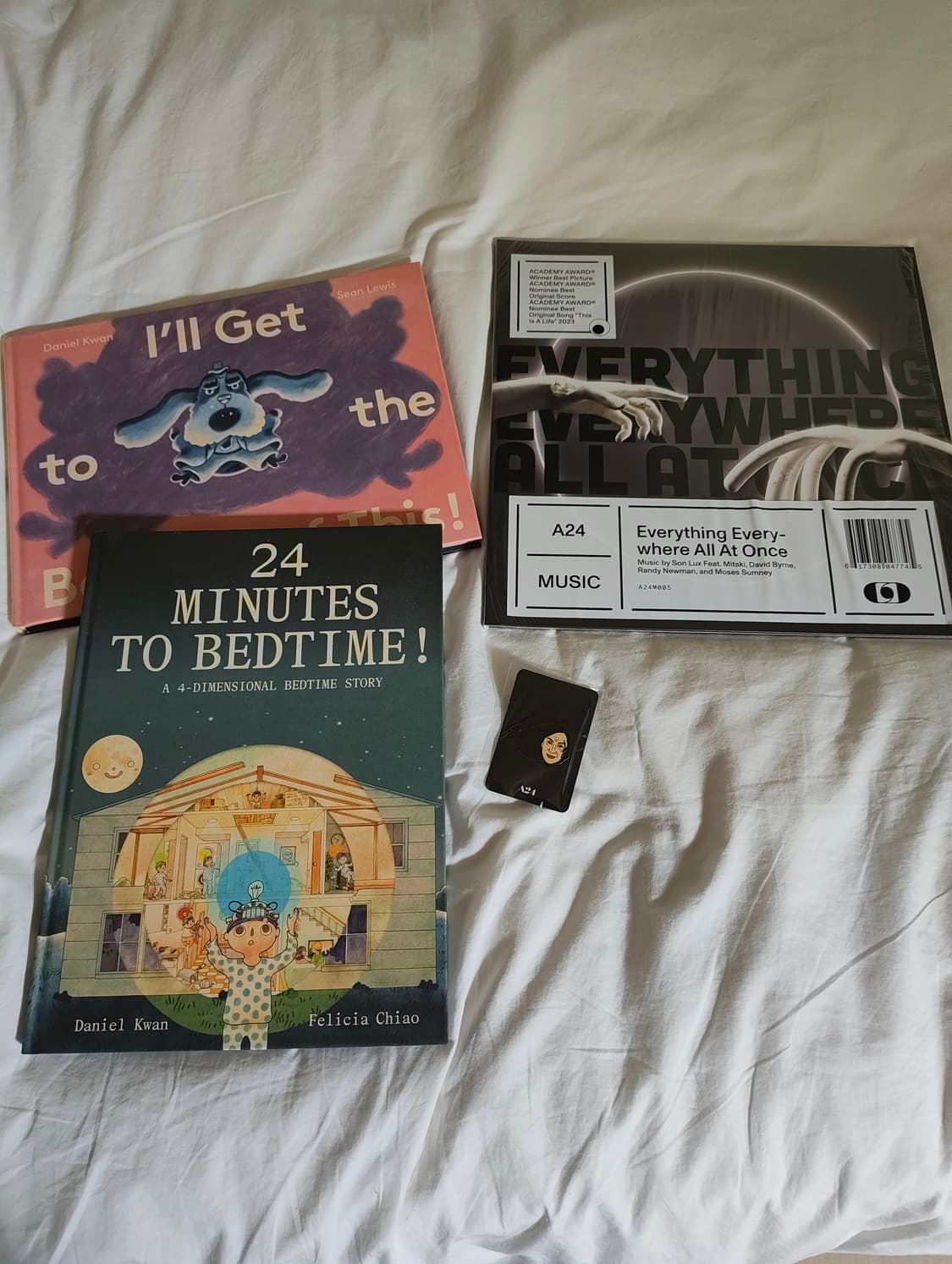 A24 EverythingEvery-where All at Once 굿즈 상품이미지1