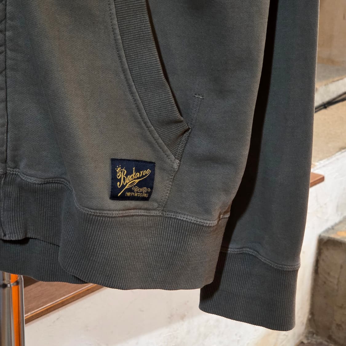 버커루 카키 y2k 프린팅 후드집업 상품이미지4