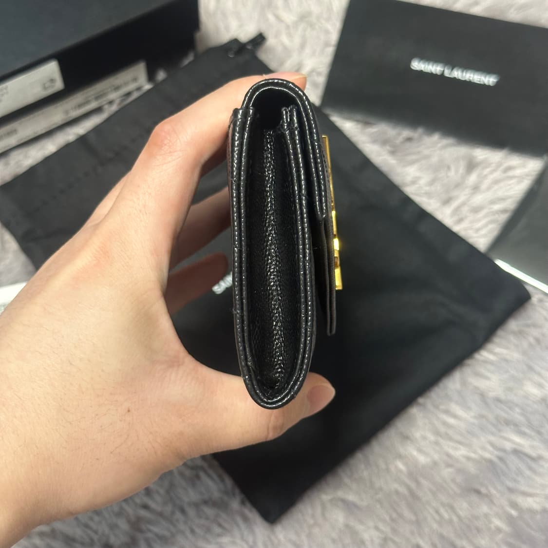 [풀구성] 입생로랑 마틀라세 엔벨로프 중지갑 블랙 상품이미지5