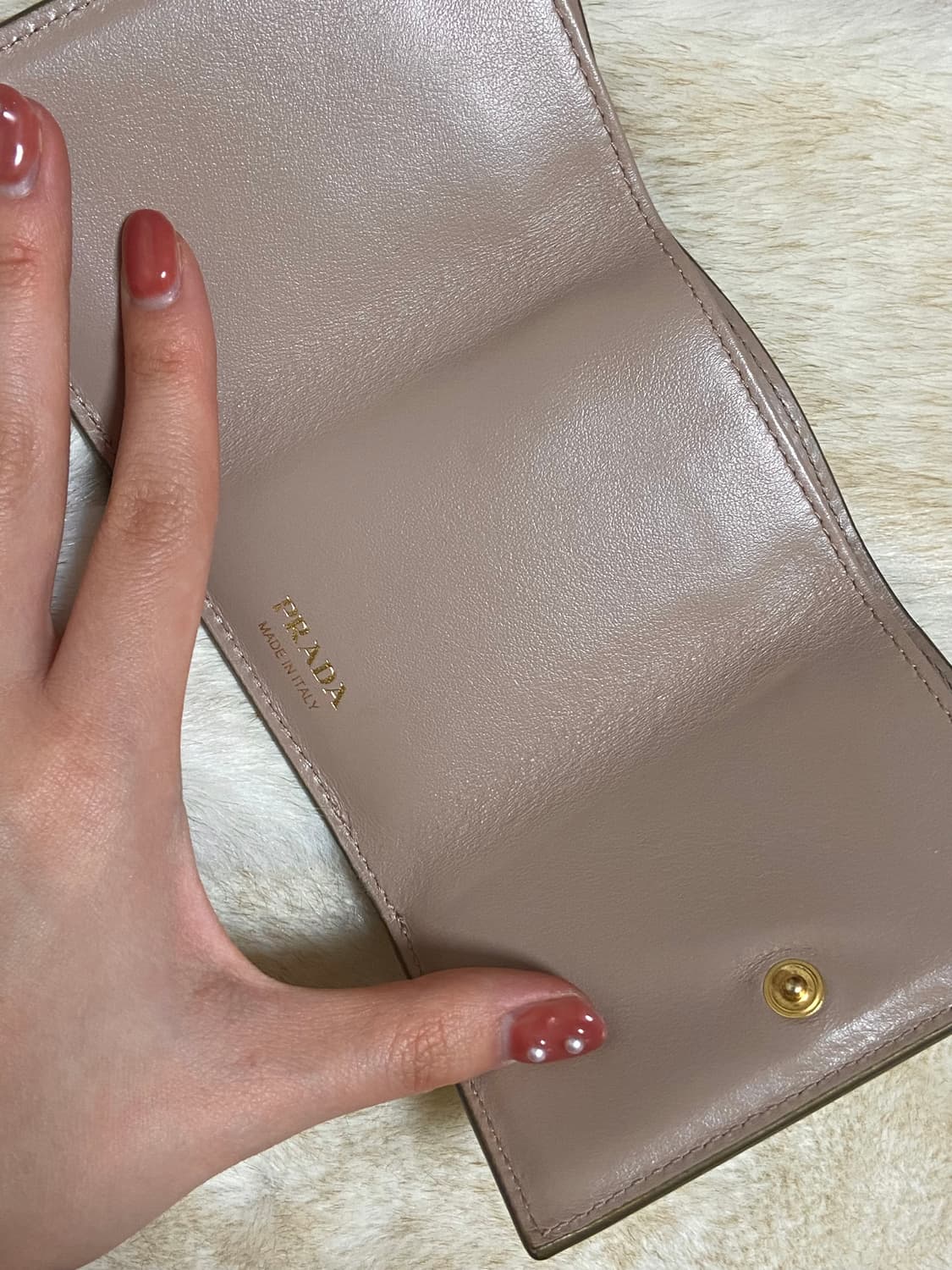 히메갸루 y2k프라다 빈티지 리본 골드 지갑 상품이미지5