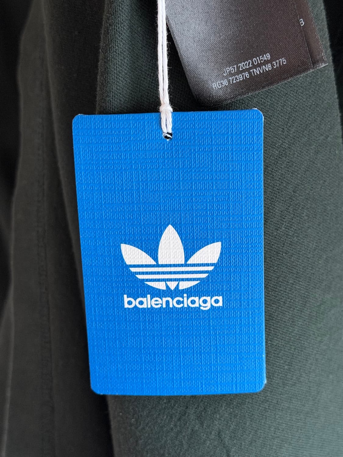 발렌시아가 adidas 빅로고 메인 오버사이즈 티셔츠 상품이미지8