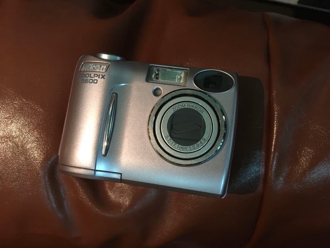 니콘 쿨픽스 5600 연핑크🩷 상품이미지1