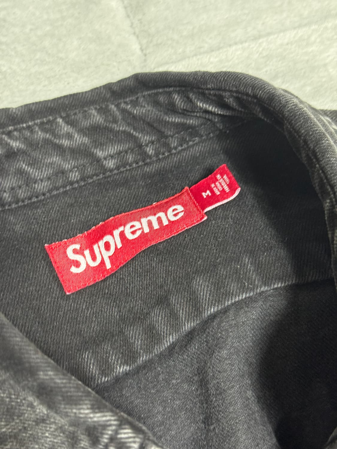 슈프림 스몰 박스 셔츠 워시드 블랙 - 24SS 상품이미지3