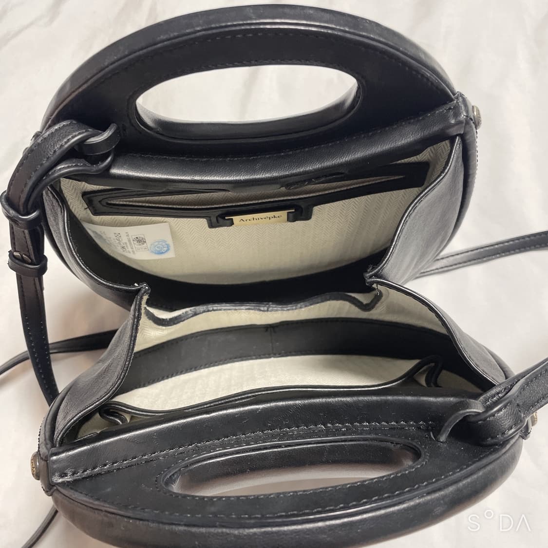 아카이브앱크 쉘 베이글 크로스백 블랙 상품이미지6