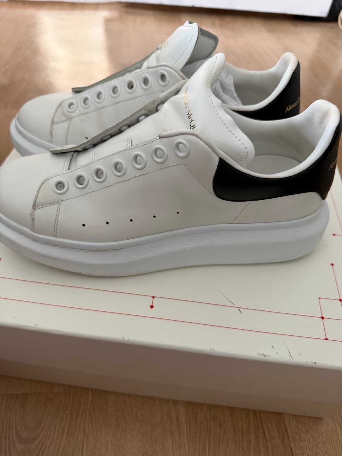 알렉산더 맥퀸 오버솔 상품이미지2