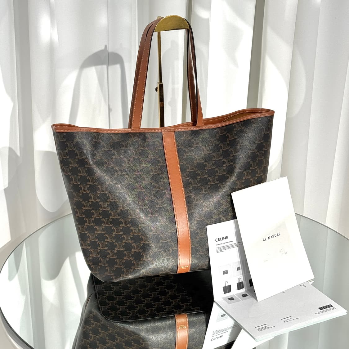 셀린느 쇼퍼백 카바스 버킷 미디움 상품이미지2