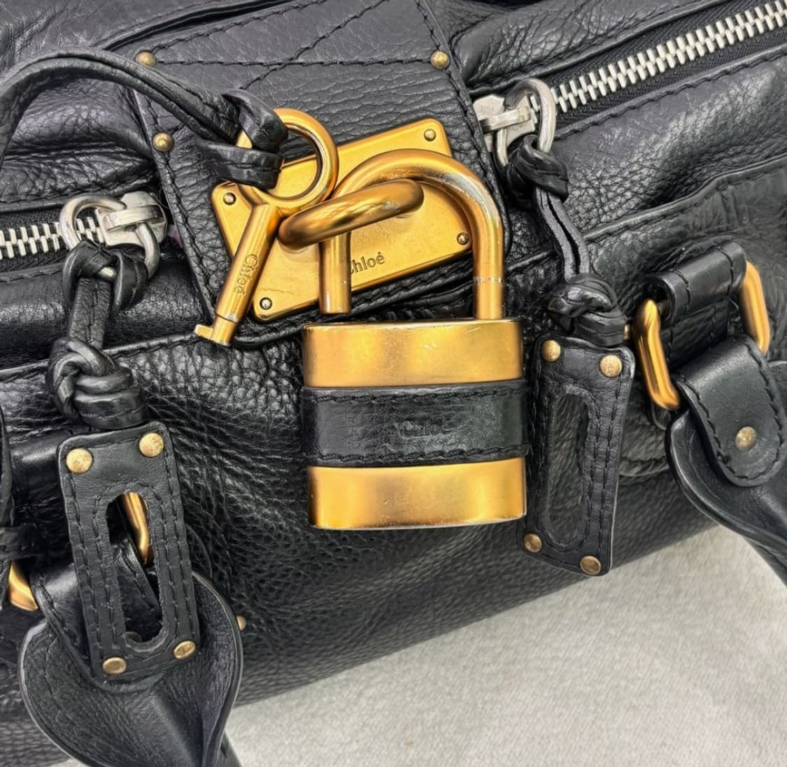 끌로에 패딩턴백 블랙 금장
미듐 상품이미지9