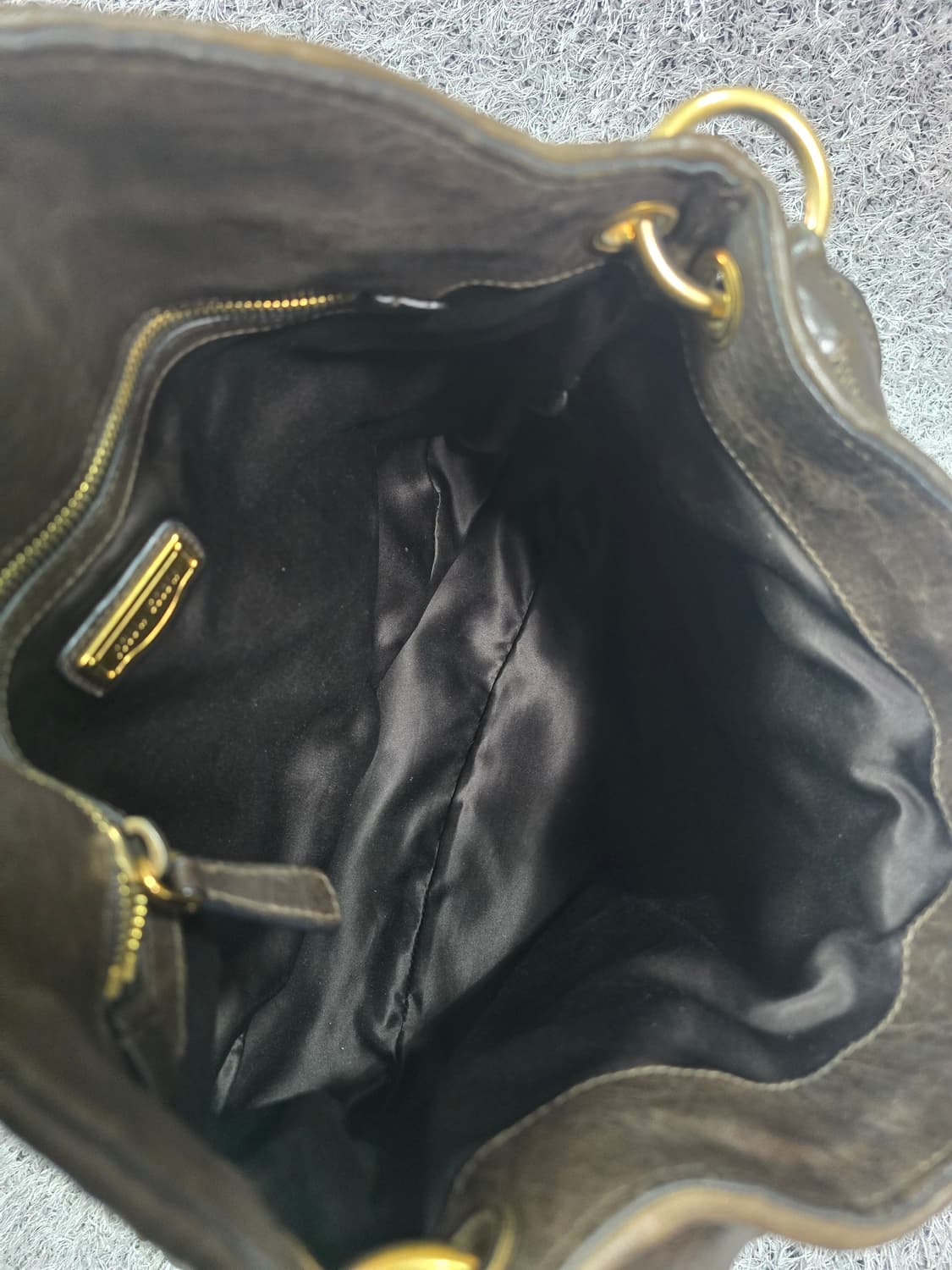 미우미우 퀼팅 금장 숄더백 상품이미지9