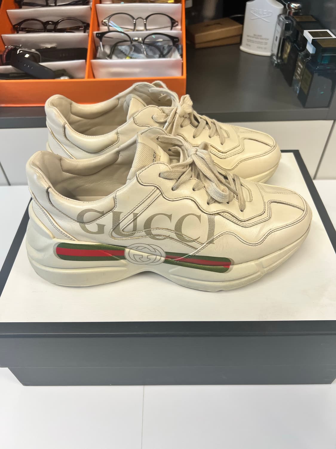 구찌 백화점 정품 라이톤 띠로고 265사이즈 스니커즈 아이보리 50087 상품이미지1