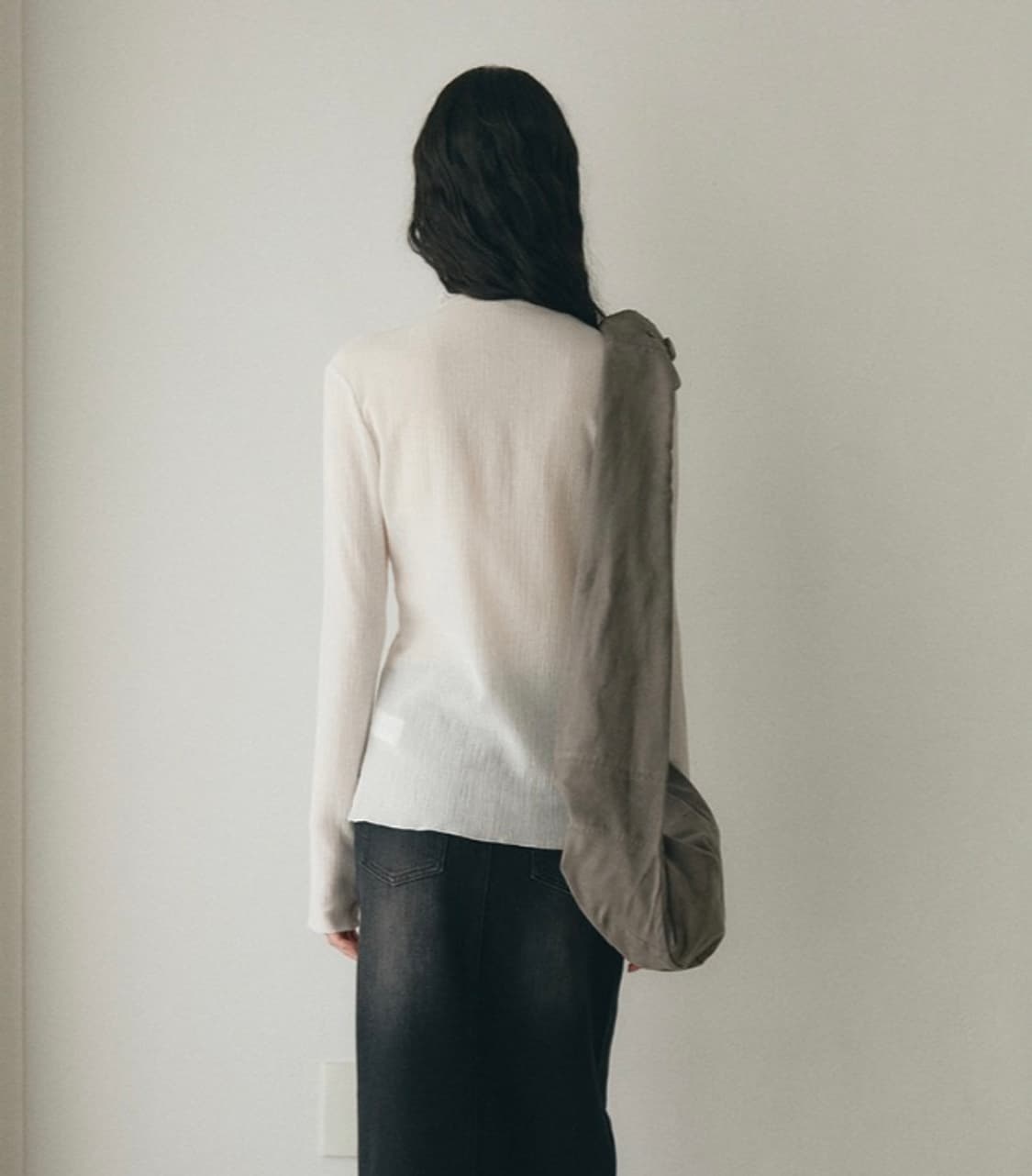 lowtide / PLEATS HALF NECK BUTTON TOP/ 상품이미지3