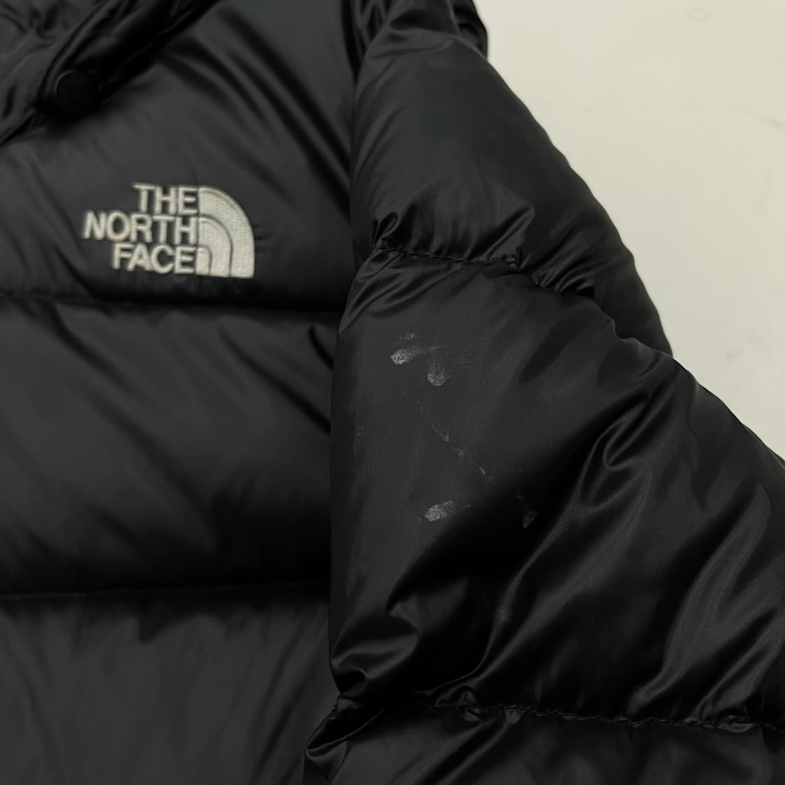 노스페이스 700 고프코어 애벌레 구스다운 눕시 경량패딩 블랙 상품이미지6
